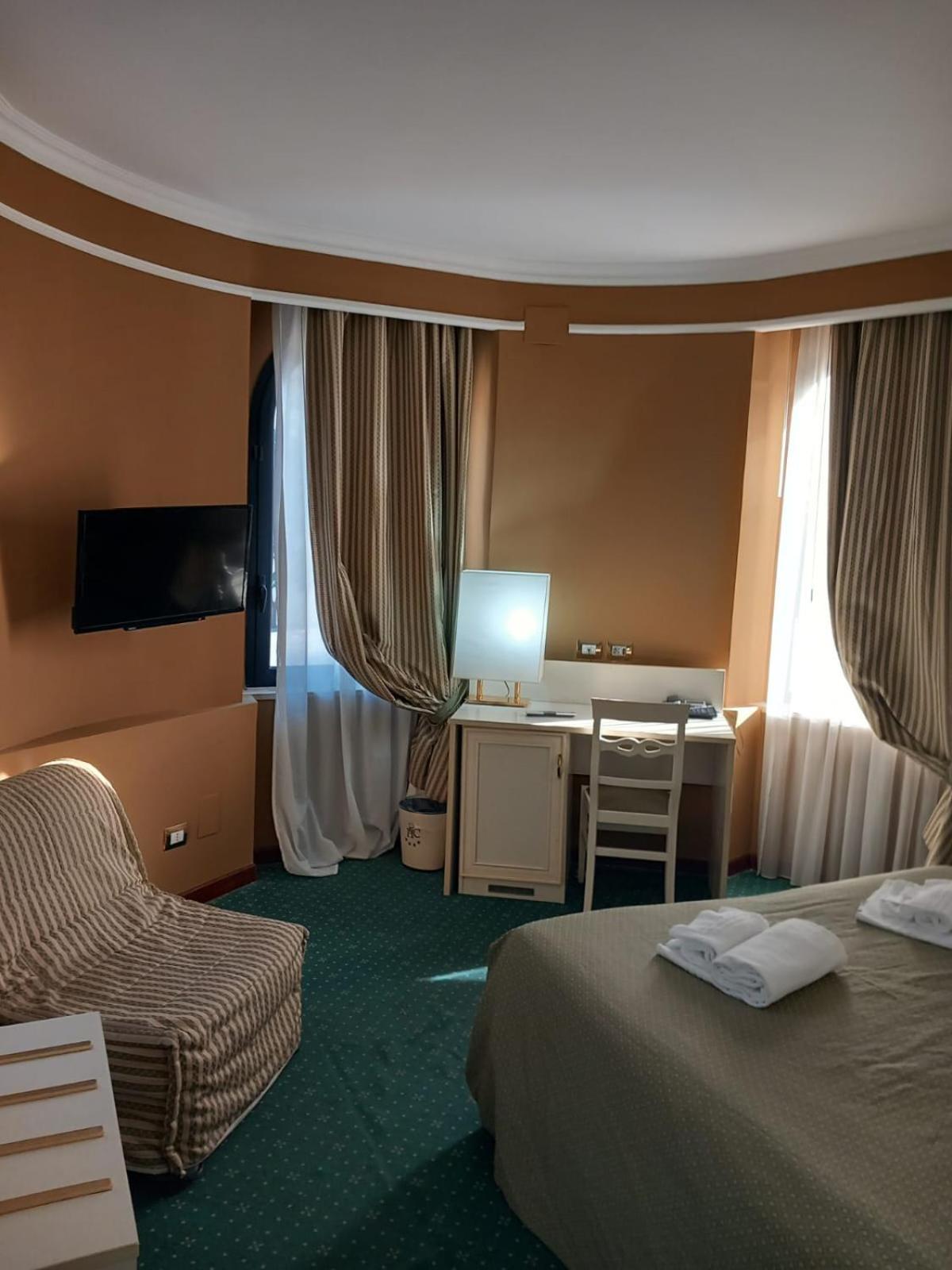 Cervara Park Hotel Рим Экстерьер фото